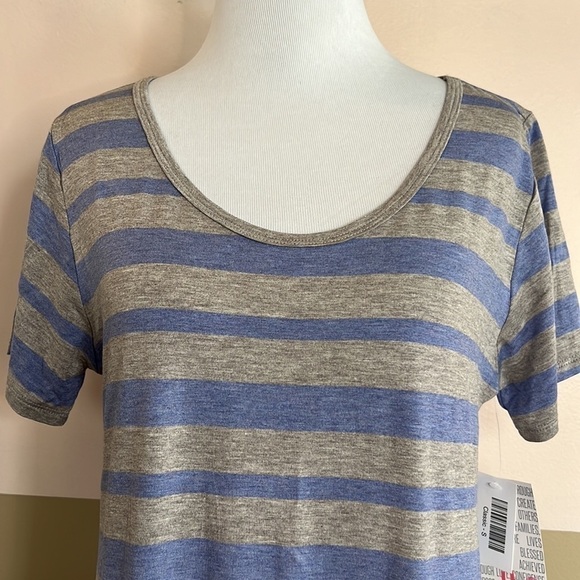 NEW LulaRoe Classic T Shirt  Womens Size S Multicolor Stretch - Picture 2 of 9